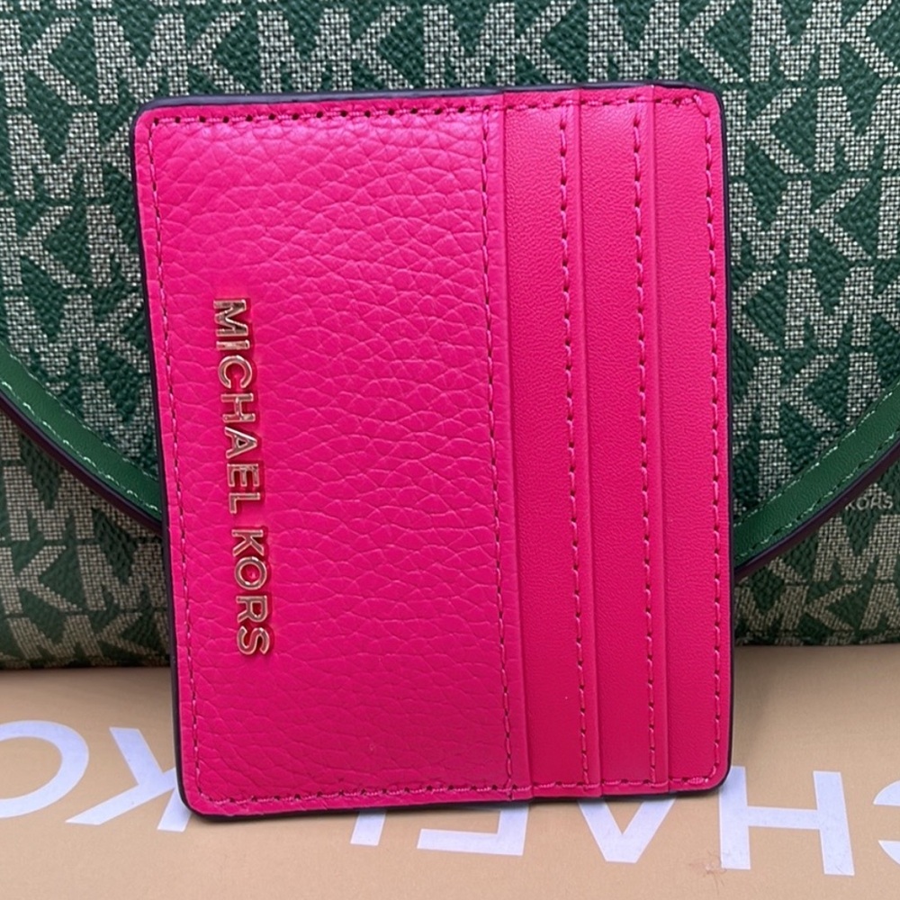 MICHAEL KORS
Large Pebbled Leather Card Holder Case
Electric Pink
NWT - Picture 2 of 16